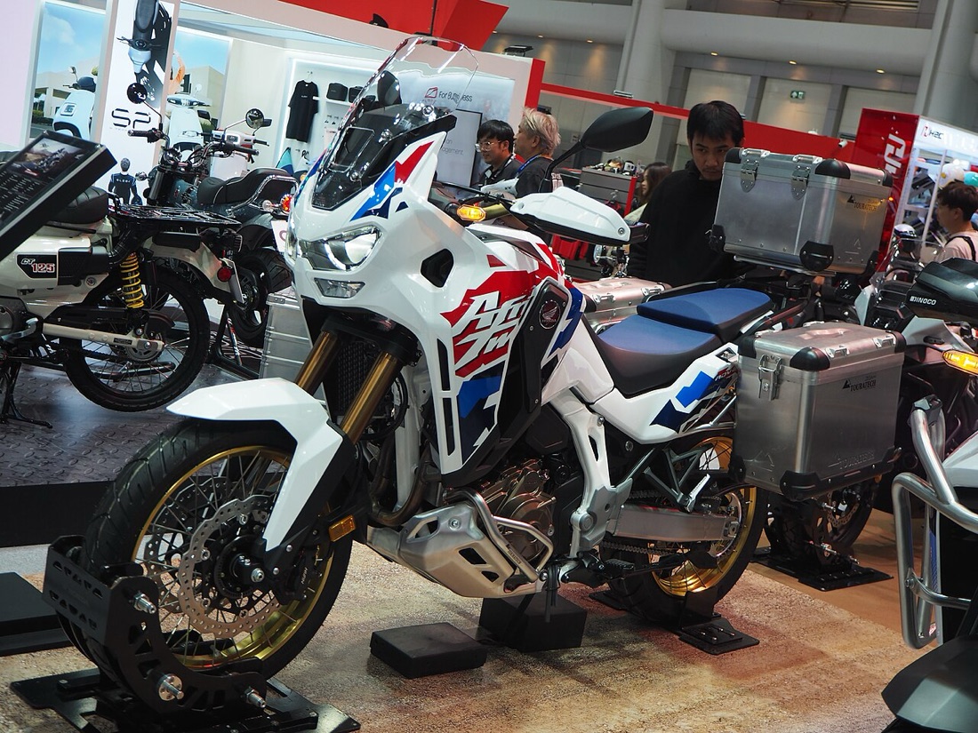 Honda Africa Twin CRF1100L: servicing, torque values and key points